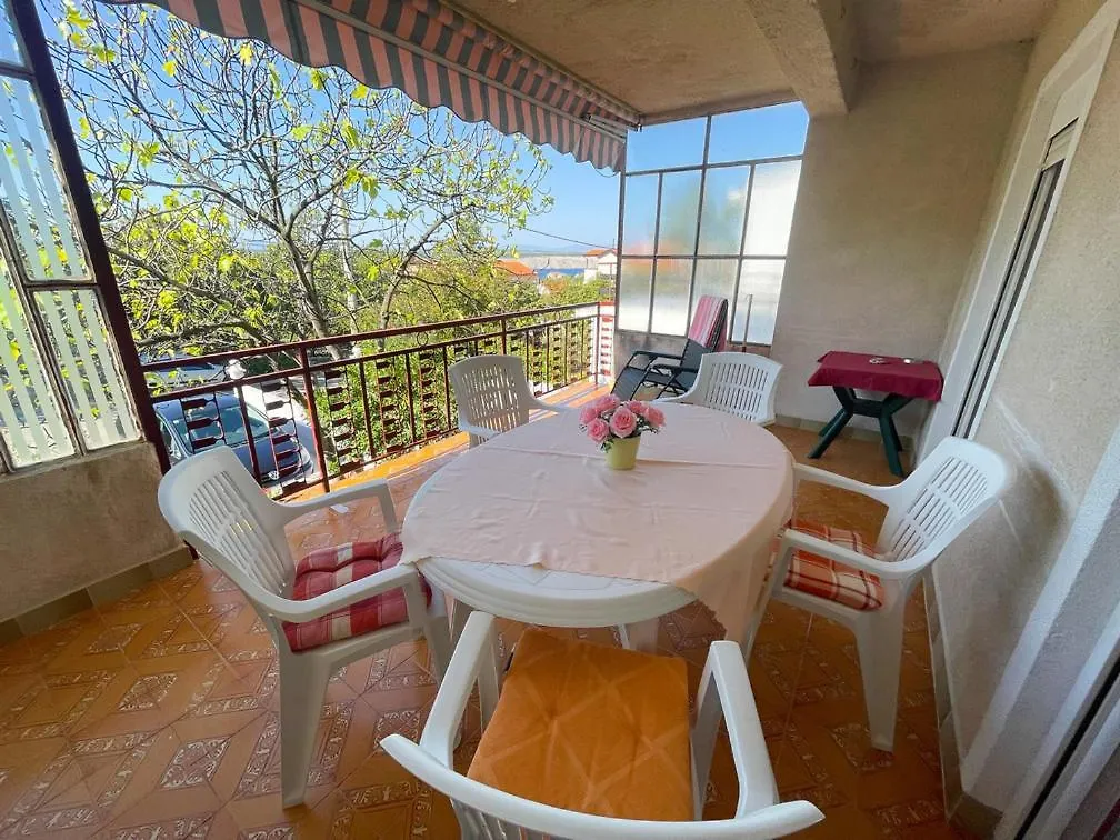 Apartmani Ruzic Jadranovo 0*,  Croatia