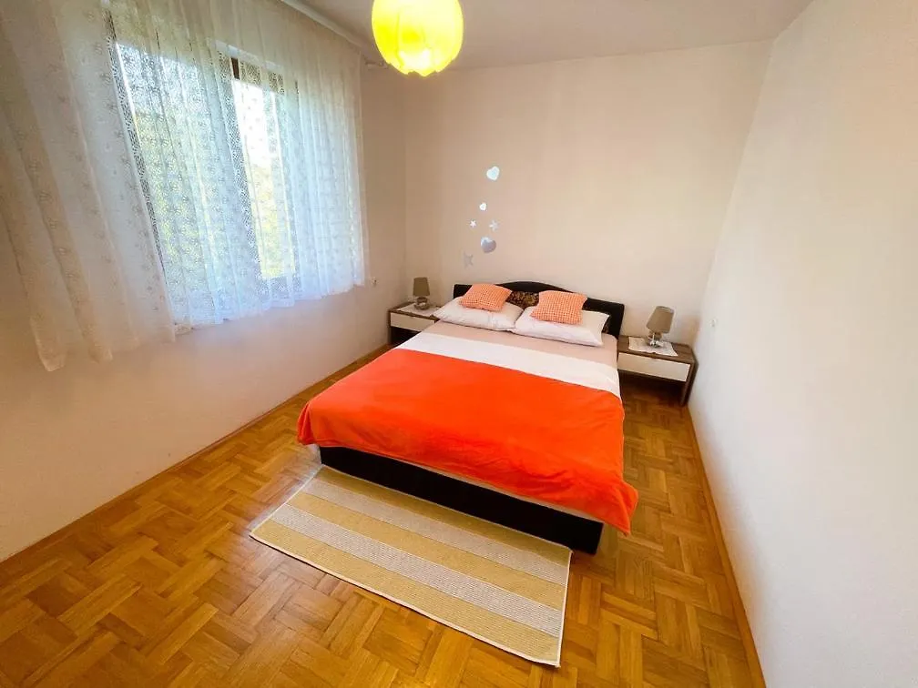 Apartmani Ruzic Jadranovo 0*,